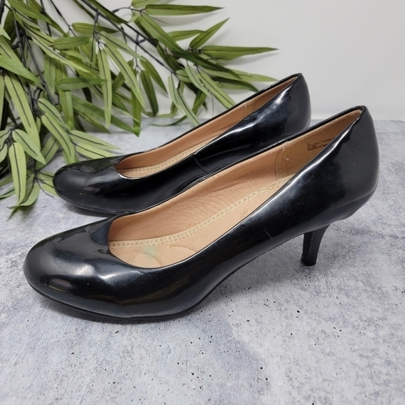Christopher & Banks | Black Patent Round Toe Heels Size 9 - Picture 5 of 8